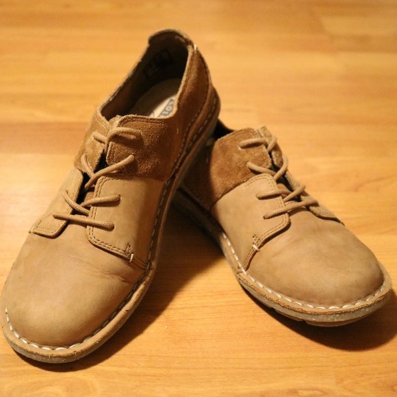 clarks collection soft cushion booties